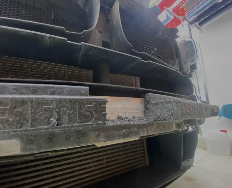 Пространство за бампером для монтажа механизма