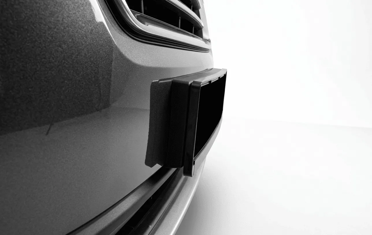 Откидная рамка ПРО мини в закрытом состоянии — номер на месте